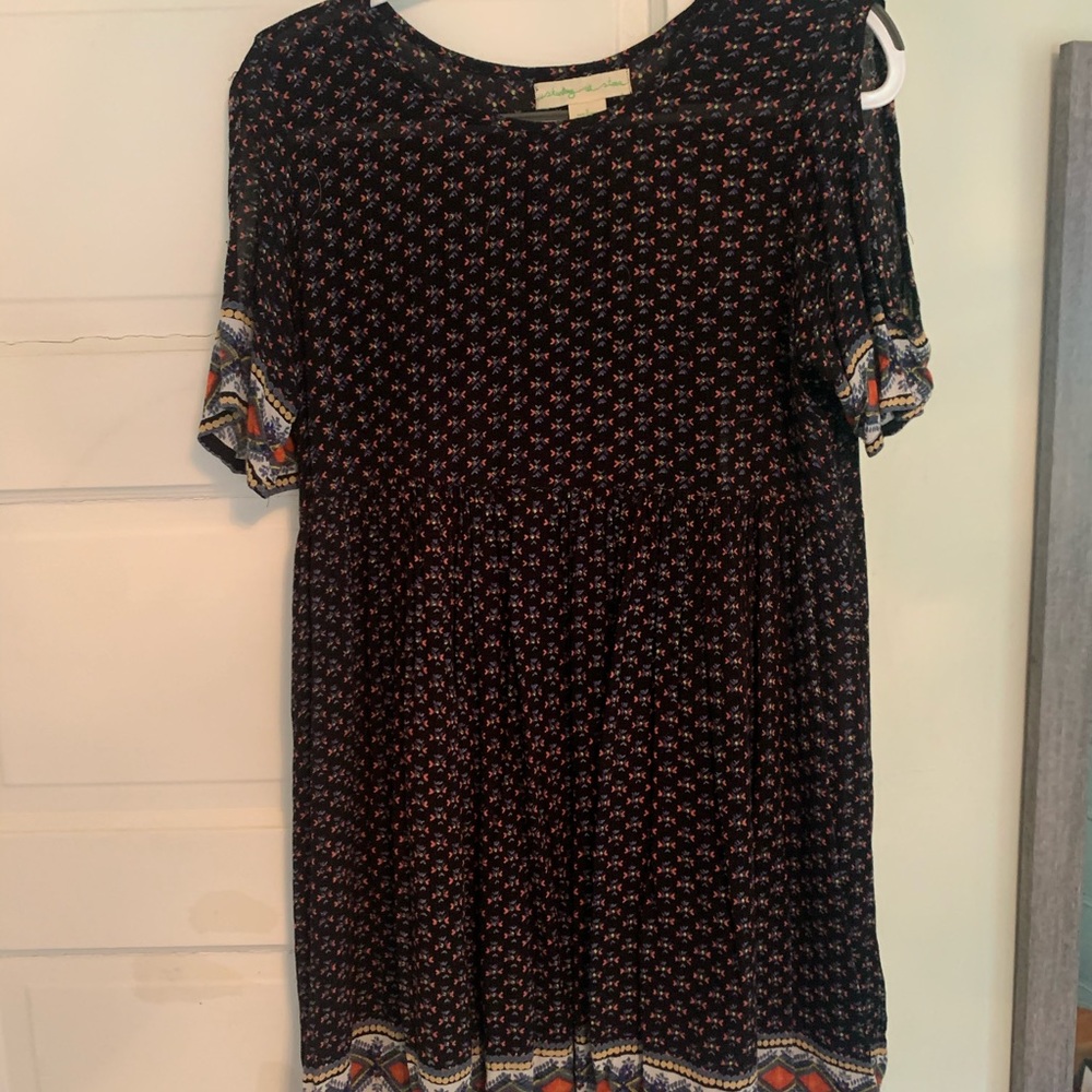 Cute patterned shirt dress with shoulder cut outs